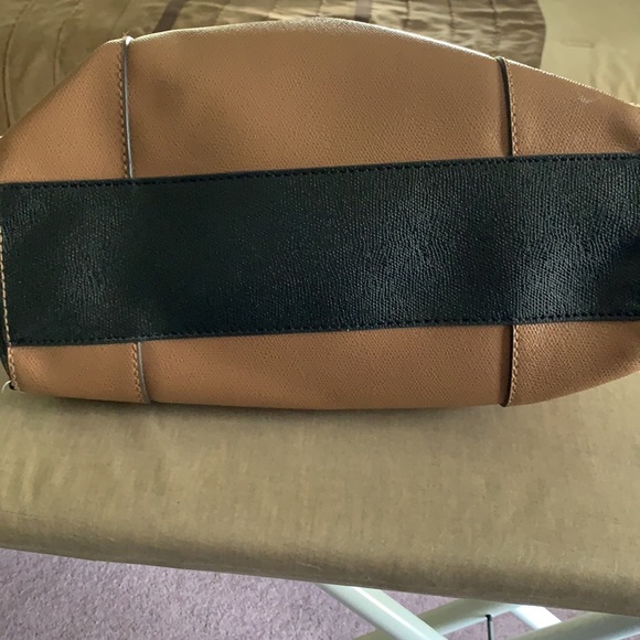 Beautiful Guess handbag - Picture 3 of 9